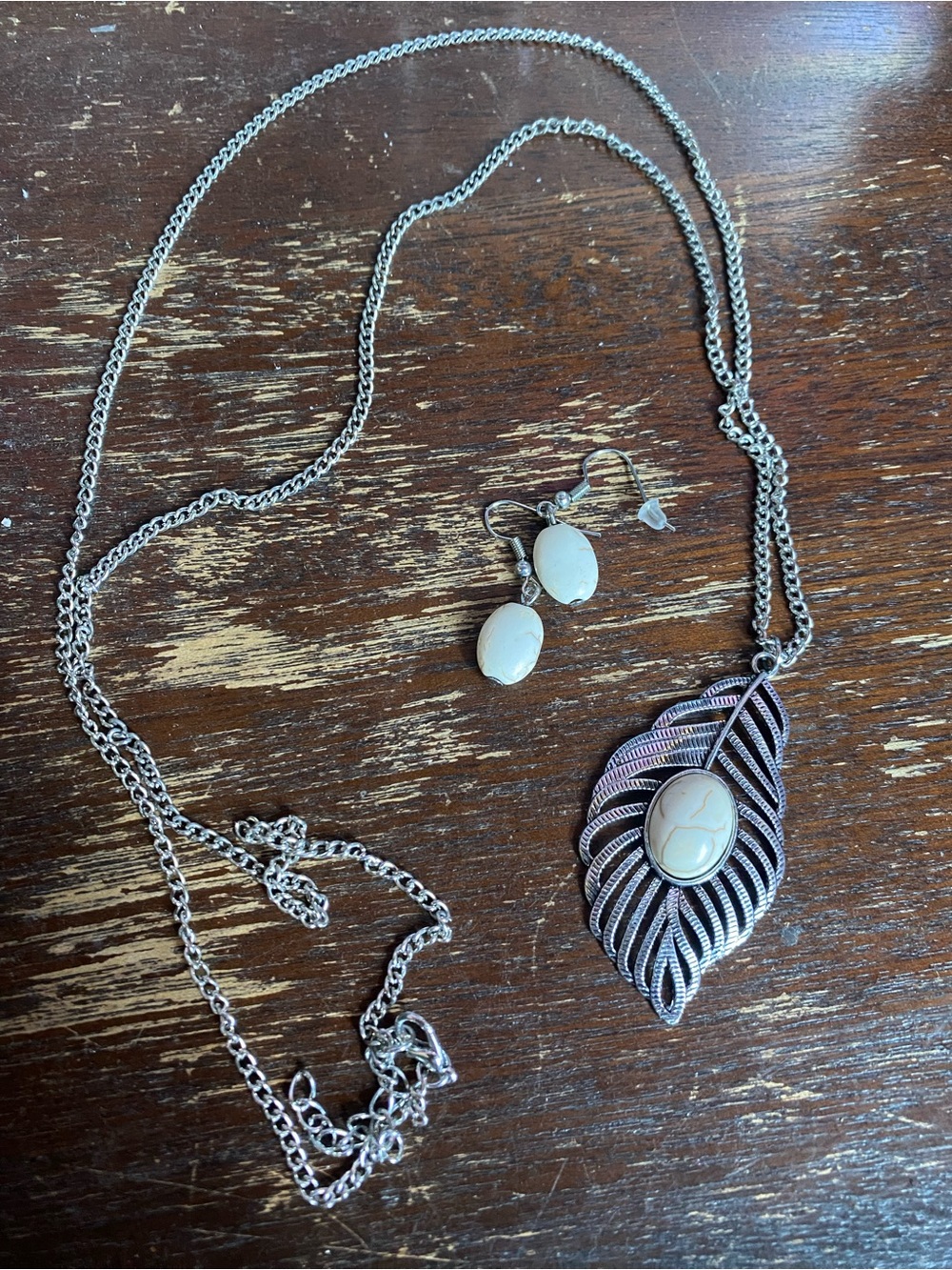 Silver-Tone Leaf Pendant Necklace with Cream Stone Earrings